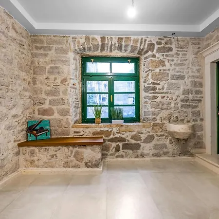 Sizgoric Palace Apartment